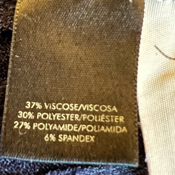 WOMEN’S Ann Taylor ribbed, short sleeved, knit dress. Great look for the office - Picture 4 of 6